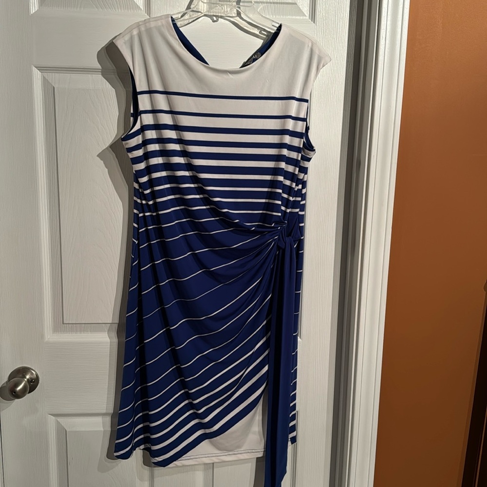 Roz and Ali dress blue and white